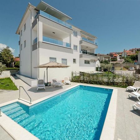 Viras Luxury Holiday Pula Exteriör bild